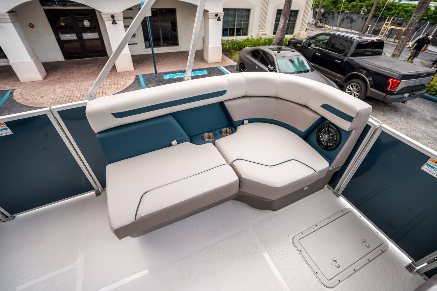 New 2025 Hurricane FunDeck 2260 OB #8496 image 24