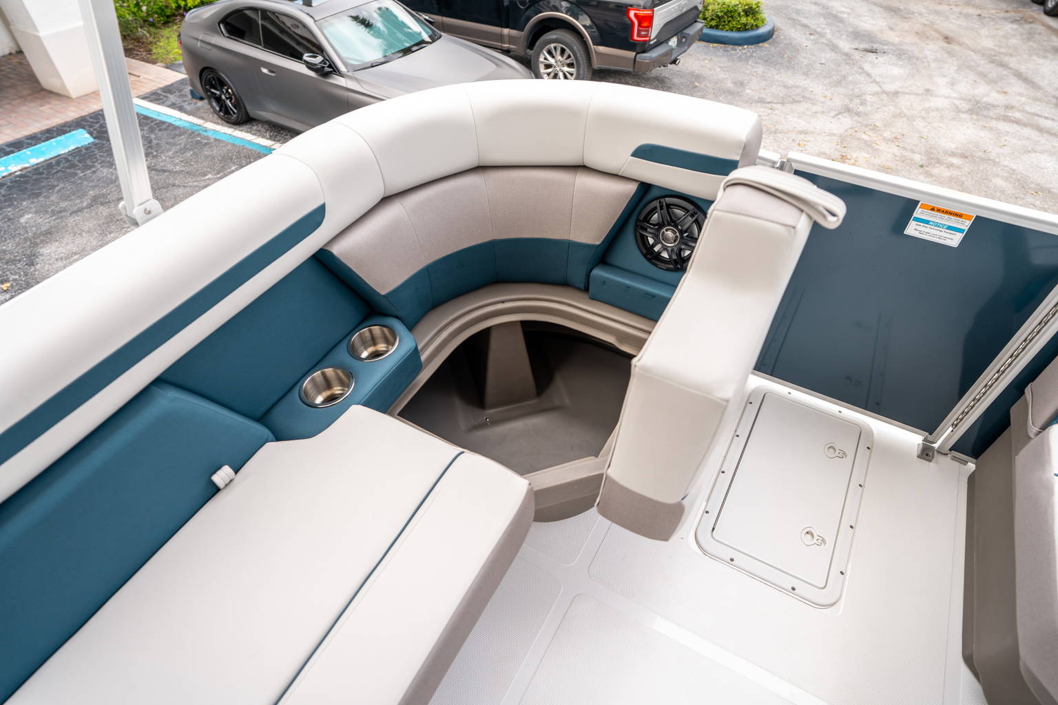 New 2025 Hurricane FunDeck 2260 OB #8496 image 27