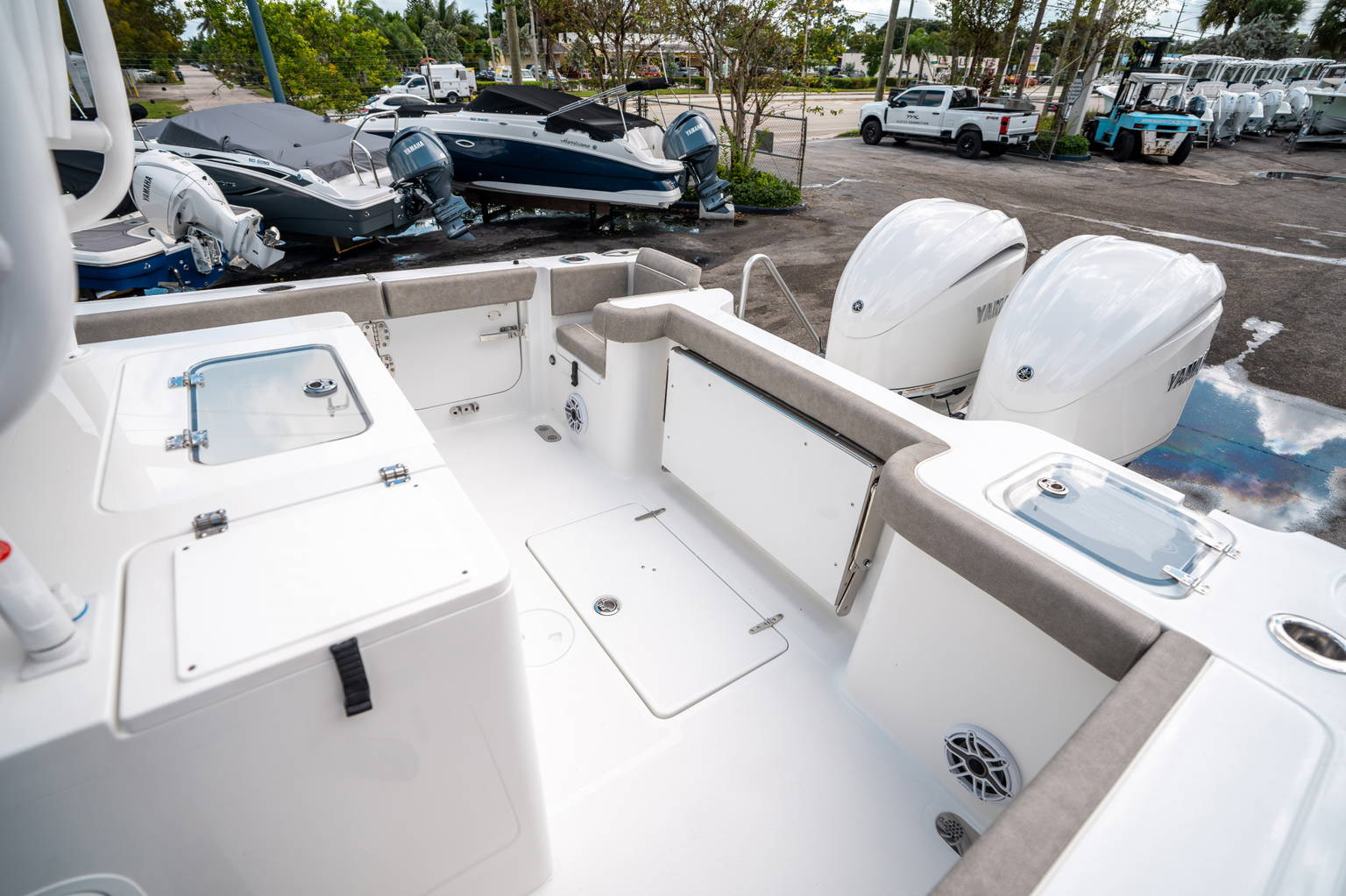 Alternative image of Sea Hunt Gamefish 28 CB in West Palm Beach, FL