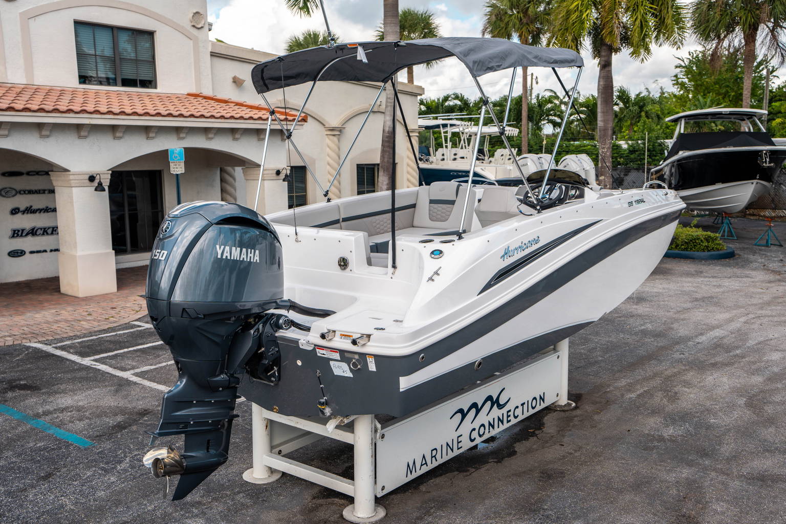 New 2025 Hurricane SunDeck Sport 192 RL OB #8504 image 2