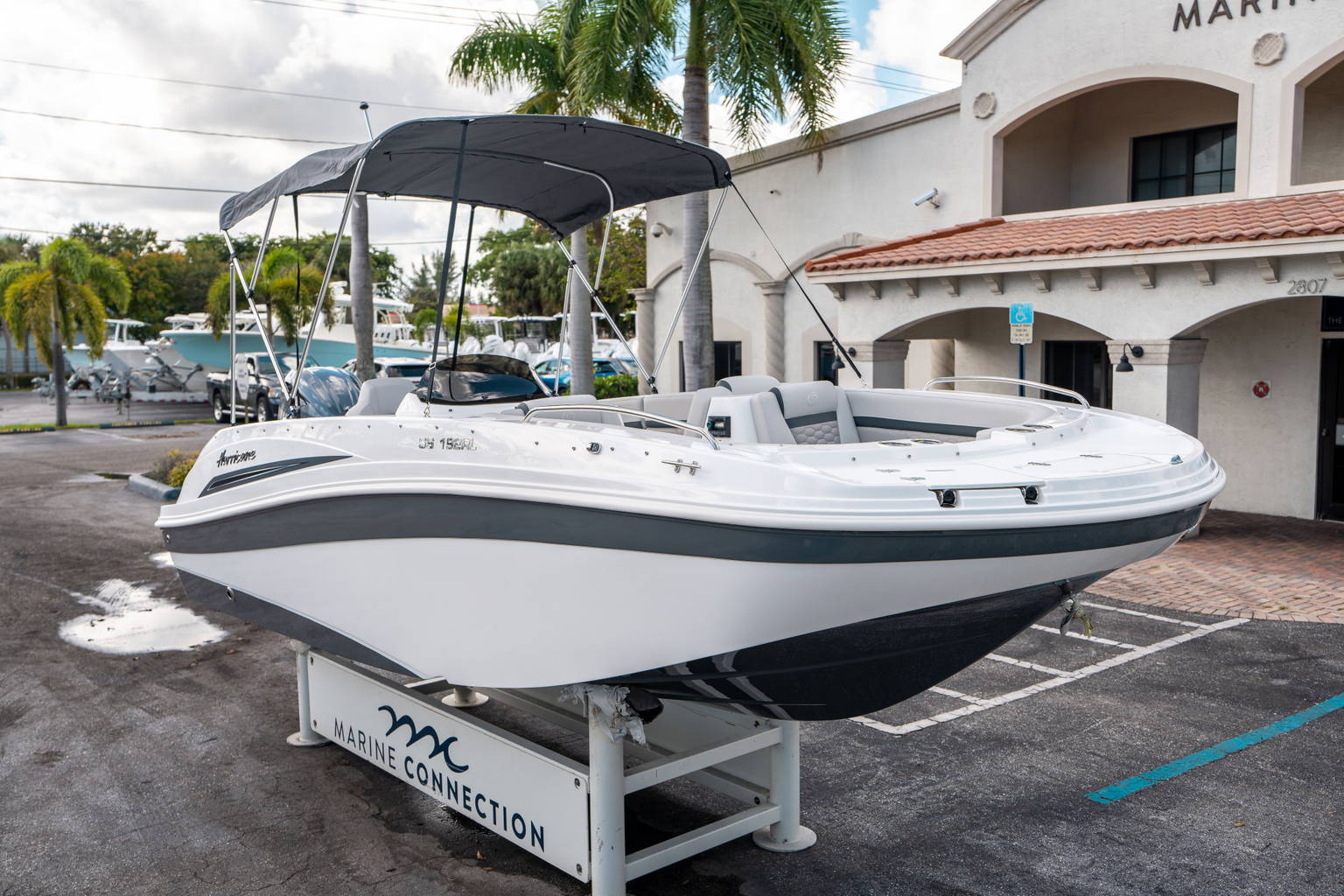 New 2025 Hurricane SunDeck Sport 192 RL OB #8504 image 8