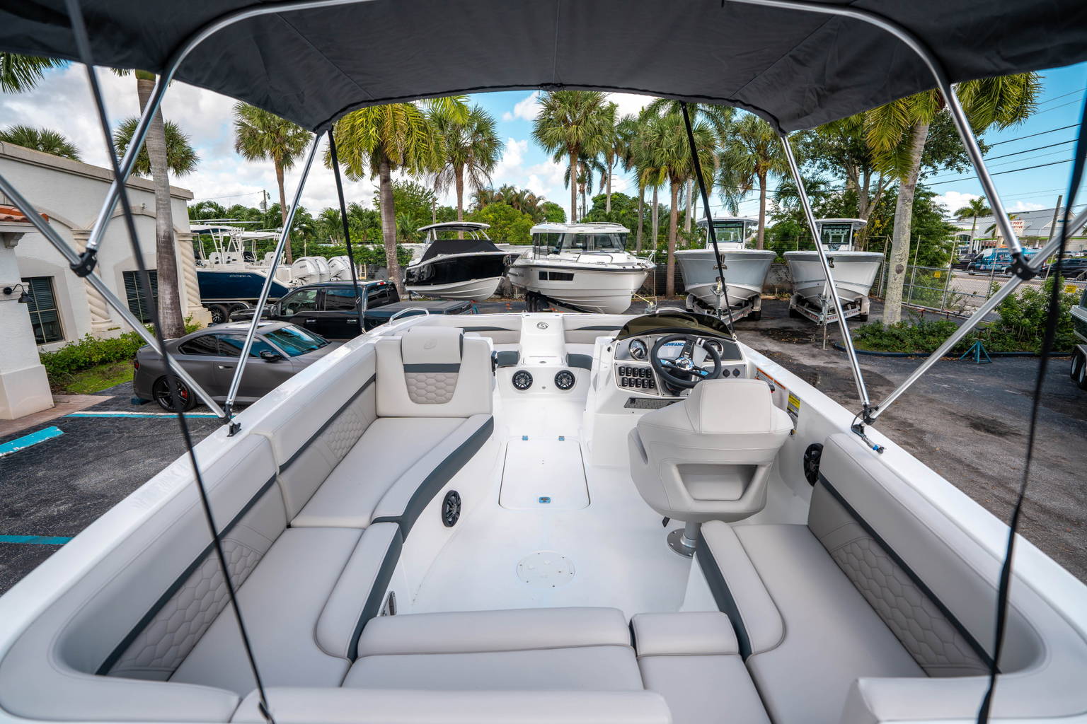 New 2025 Hurricane SunDeck Sport 192 RL OB #8504 image 9
