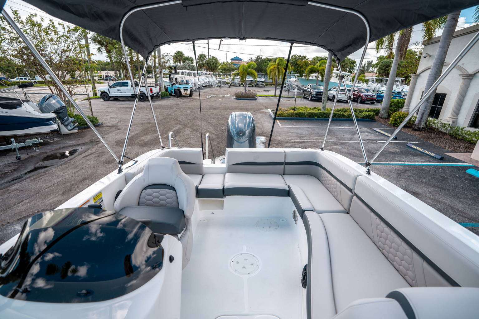 New 2025 Hurricane SunDeck Sport 192 RL OB #8504 image 10