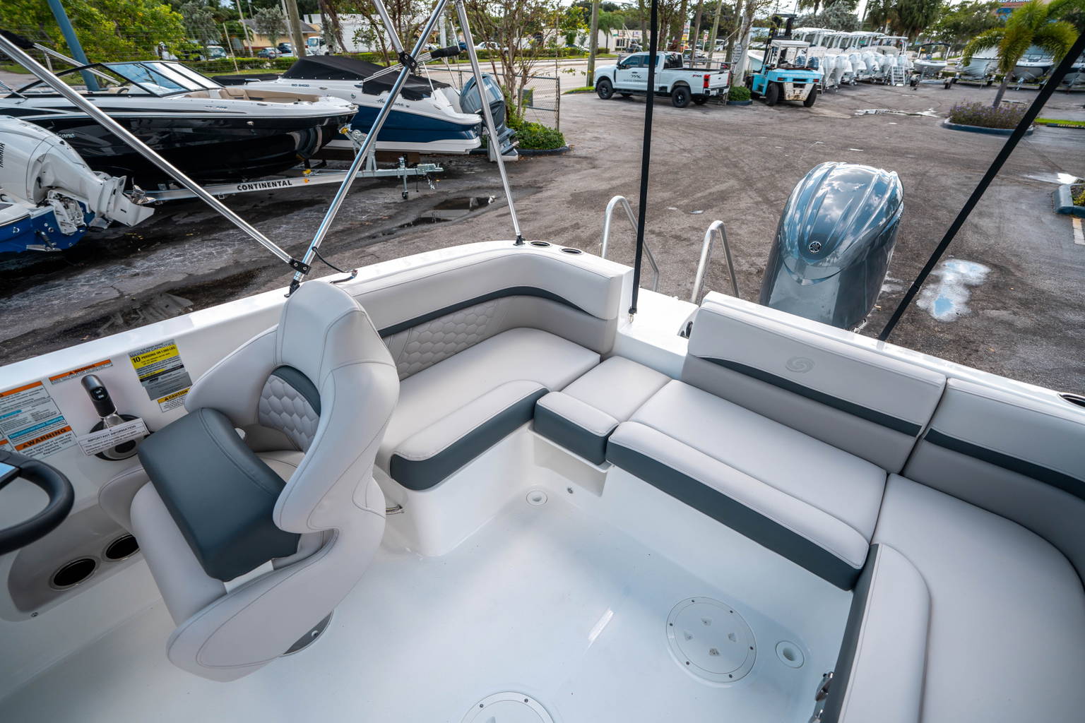 New 2025 Hurricane SunDeck Sport 192 RL OB #8504 image 11