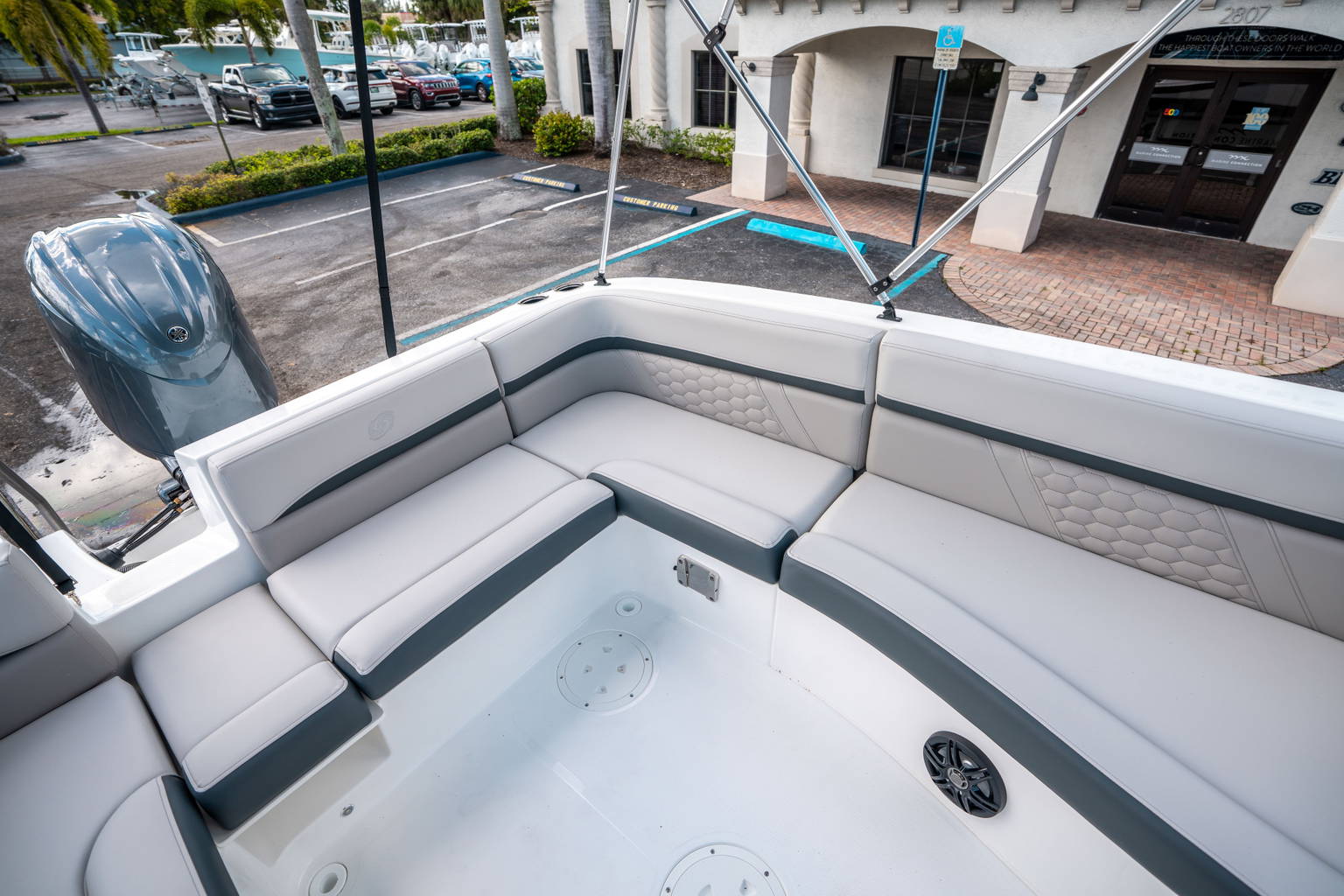 New 2025 Hurricane SunDeck Sport 192 RL OB #8504 image 12