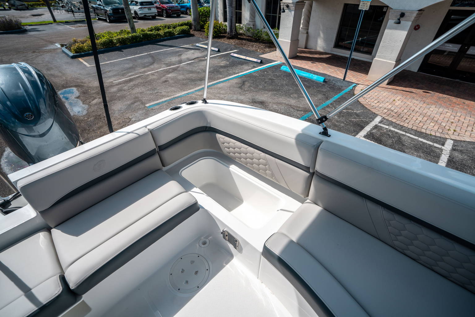 New 2025 Hurricane SunDeck Sport 192 RL OB #8504 image 15