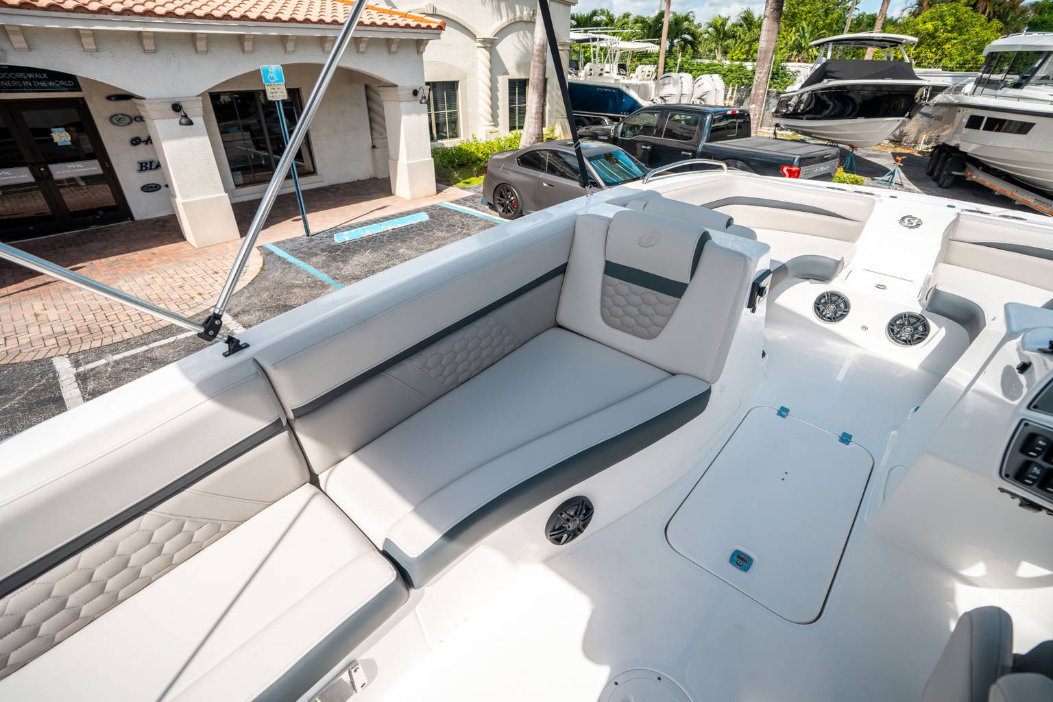 New 2025 Hurricane SunDeck Sport 192 RL OB #8504 image 17
