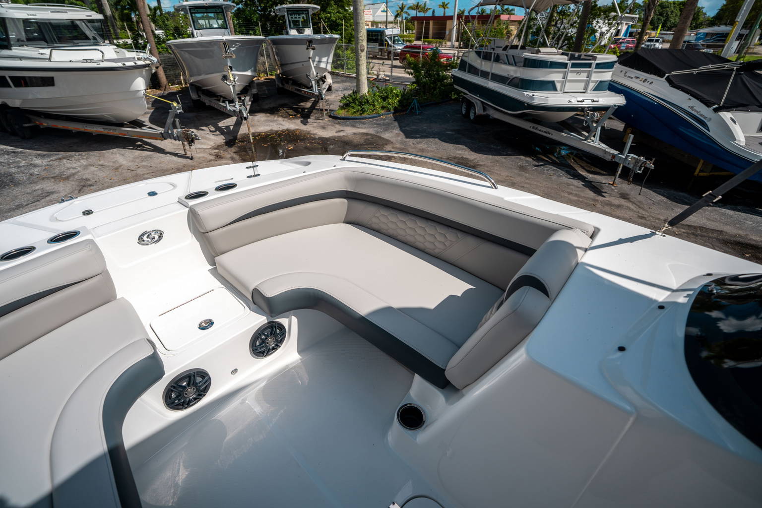 New 2025 Hurricane SunDeck Sport 192 RL OB #8504 image 25