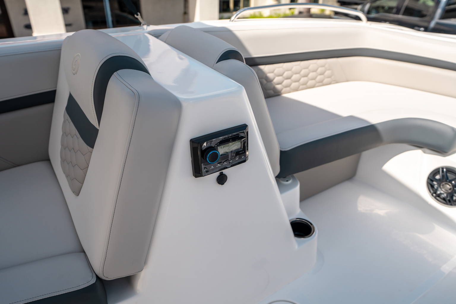 New 2025 Hurricane SunDeck Sport 192 RL OB #8504 image 26