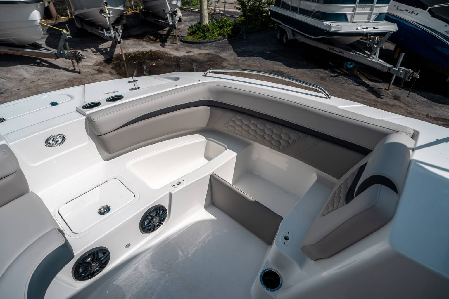 New 2025 Hurricane SunDeck Sport 192 RL OB #8504 image 28