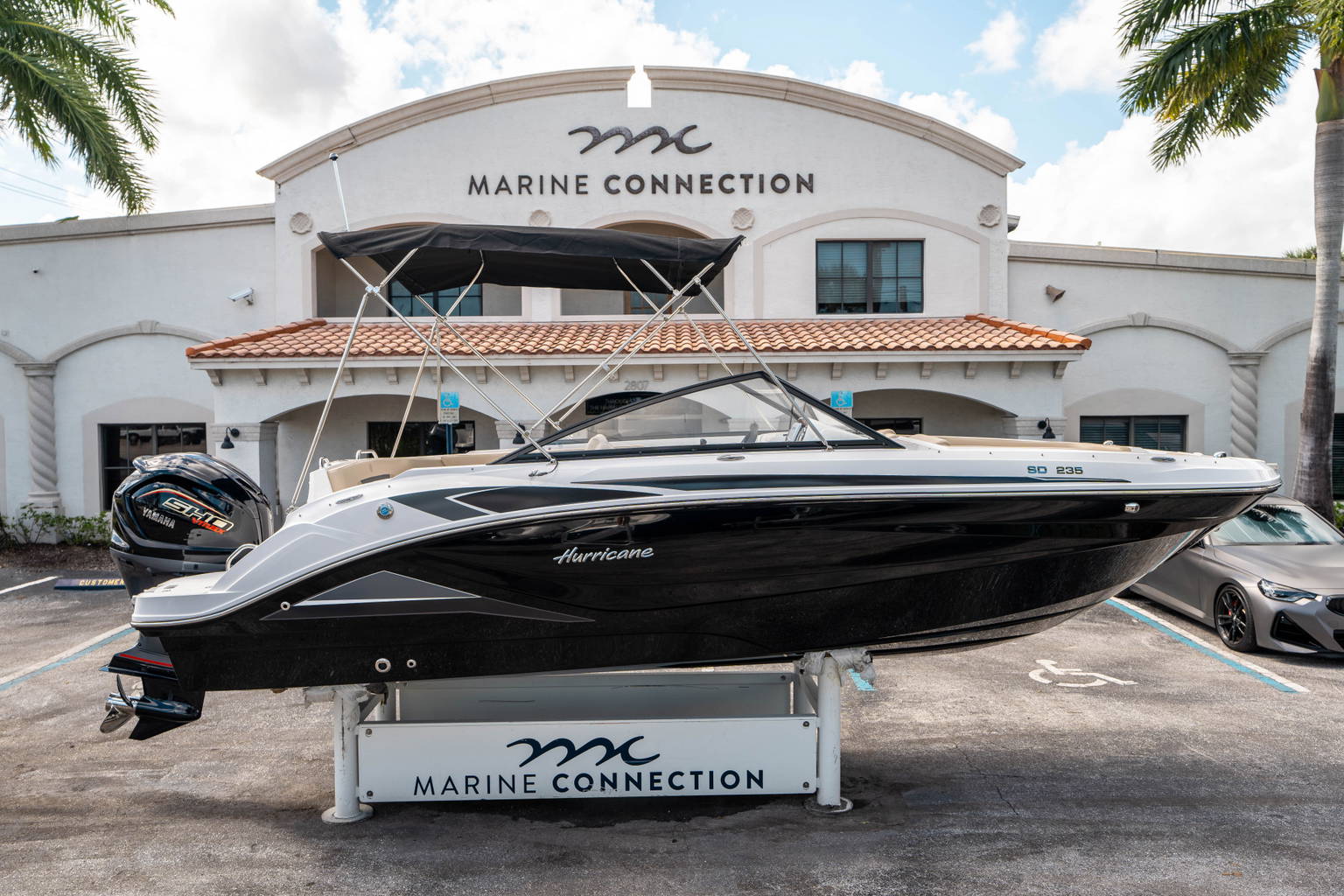New 2025 Hurricane SunDeck 235 OB #8514 image 1