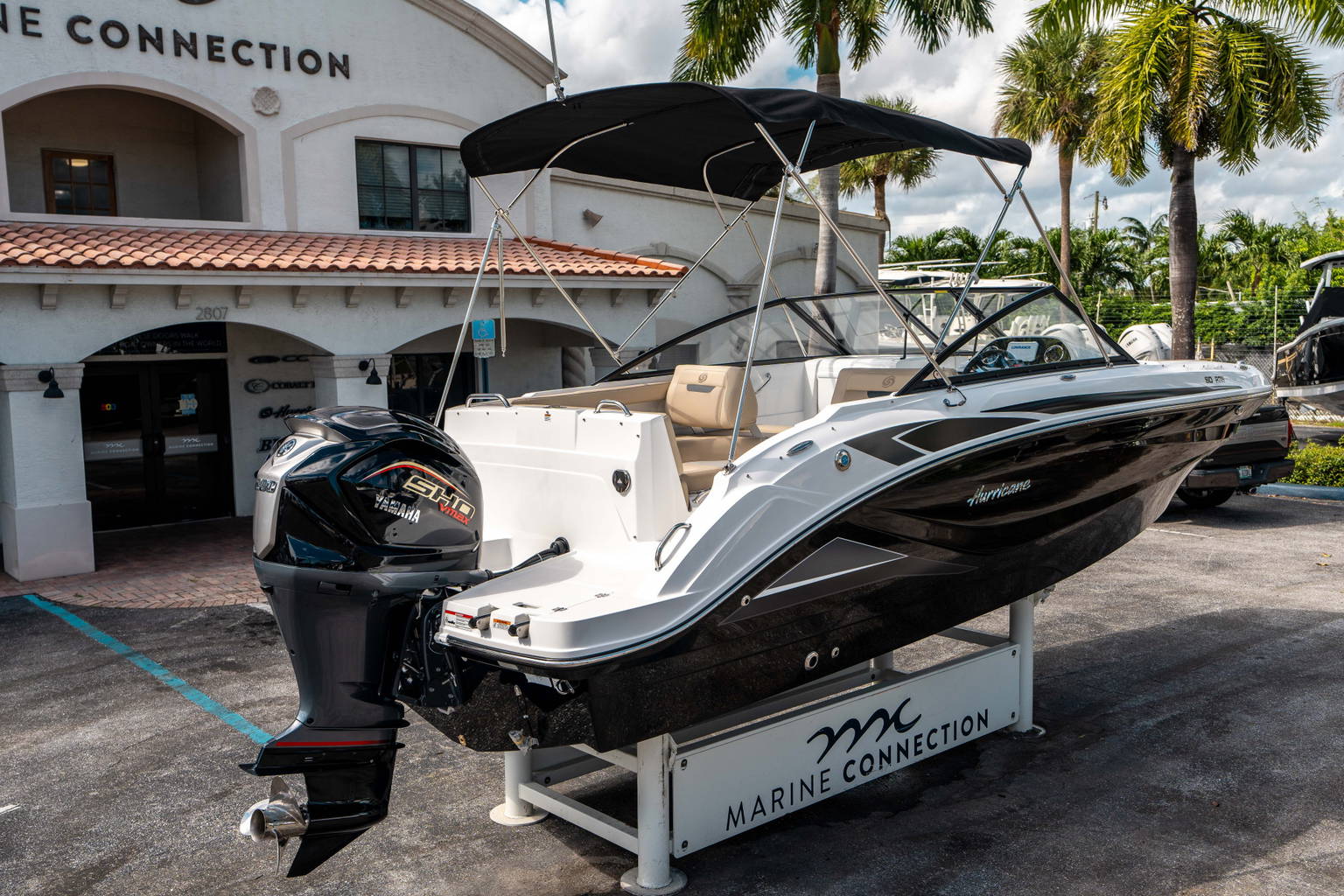 New 2025 Hurricane SunDeck 235 OB #8514 image 2