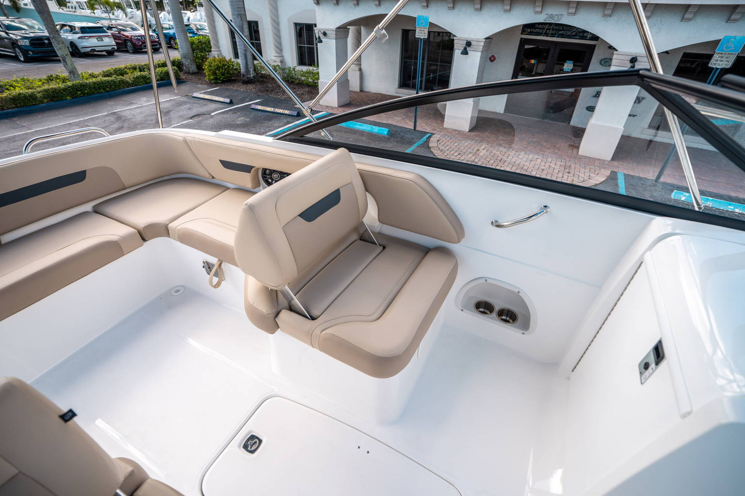 New 2025 Hurricane SunDeck 235 OB #8514 image 16