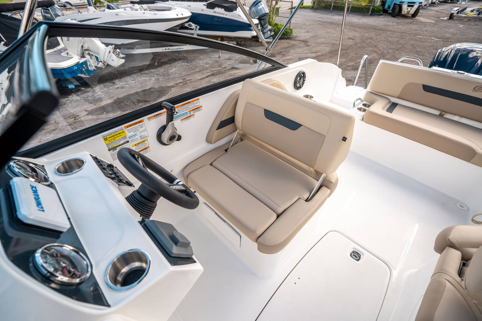 New 2025 Hurricane SunDeck 235 OB #8514 image 19