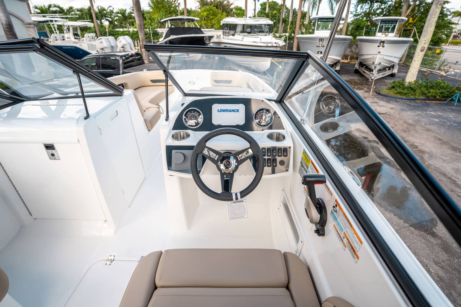 New 2025 Hurricane SunDeck 235 OB #8514 image 20