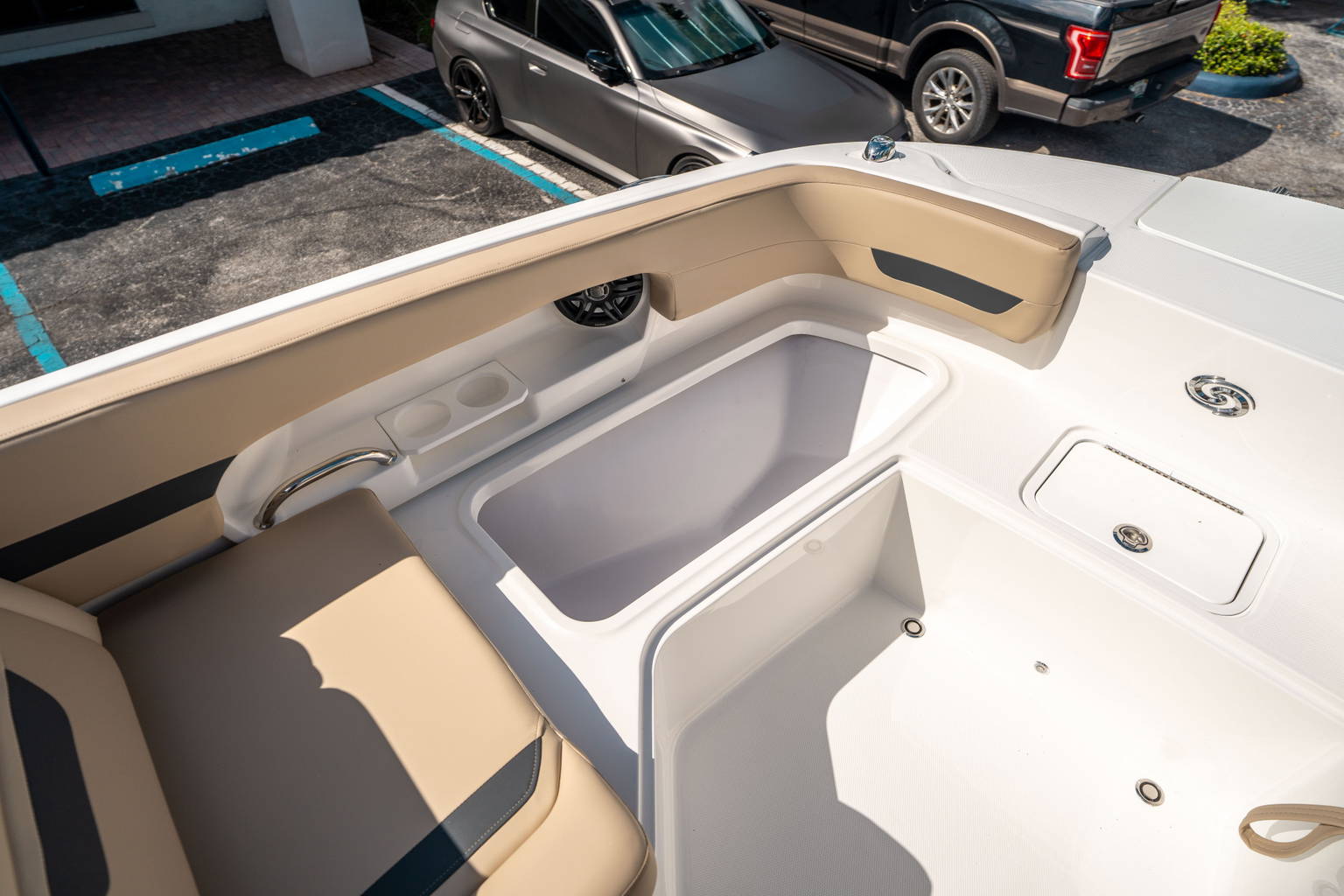 New 2025 Hurricane SunDeck 235 OB #8514 image 28