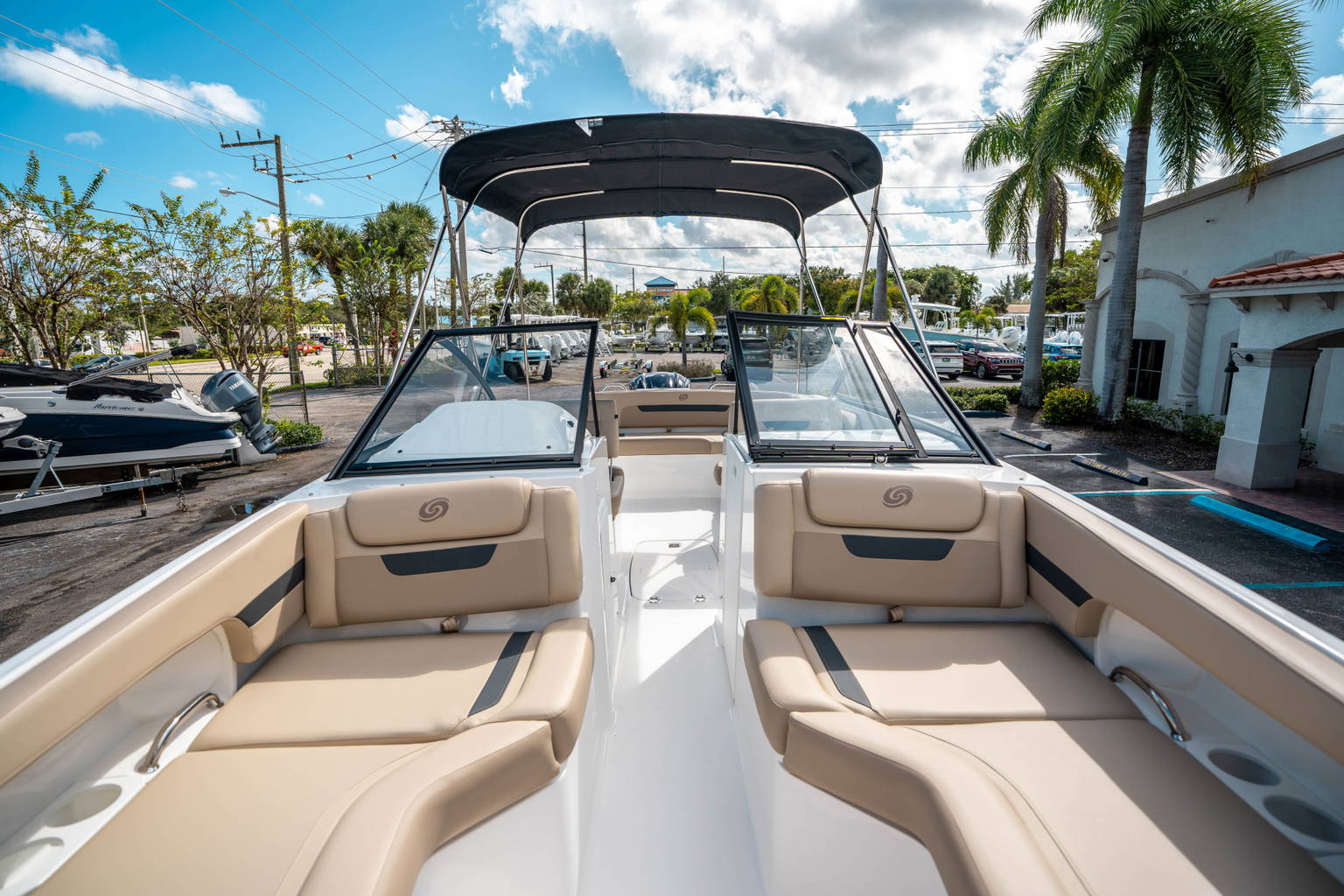 New 2025 Hurricane SunDeck 235 OB #8514 image 34