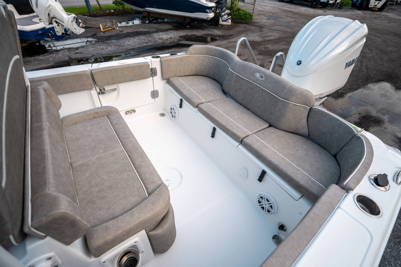 Alternative image of Sea Hunt Ultra 245 SE in West Palm Beach, FL