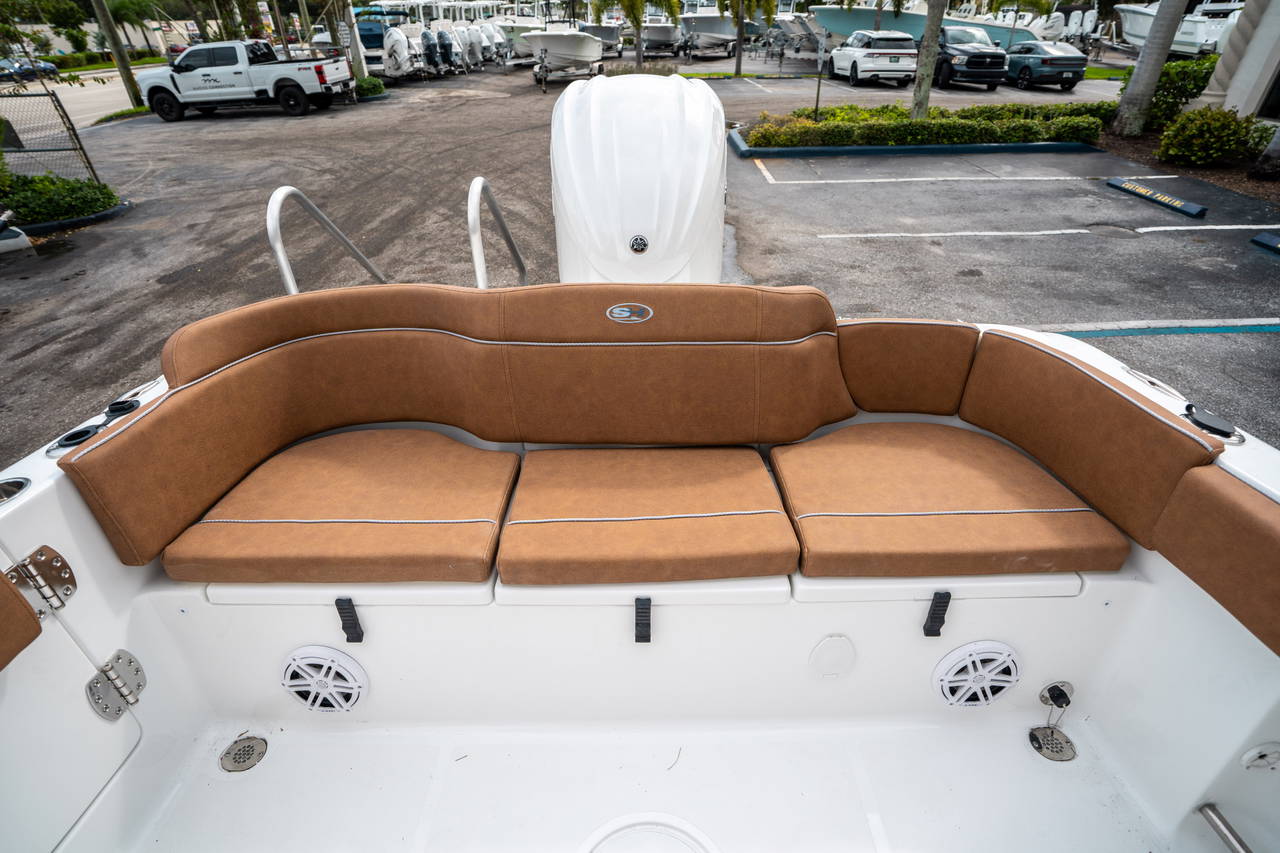 Alternative image of Sea Hunt Ultra 235 SE in Miami, FL