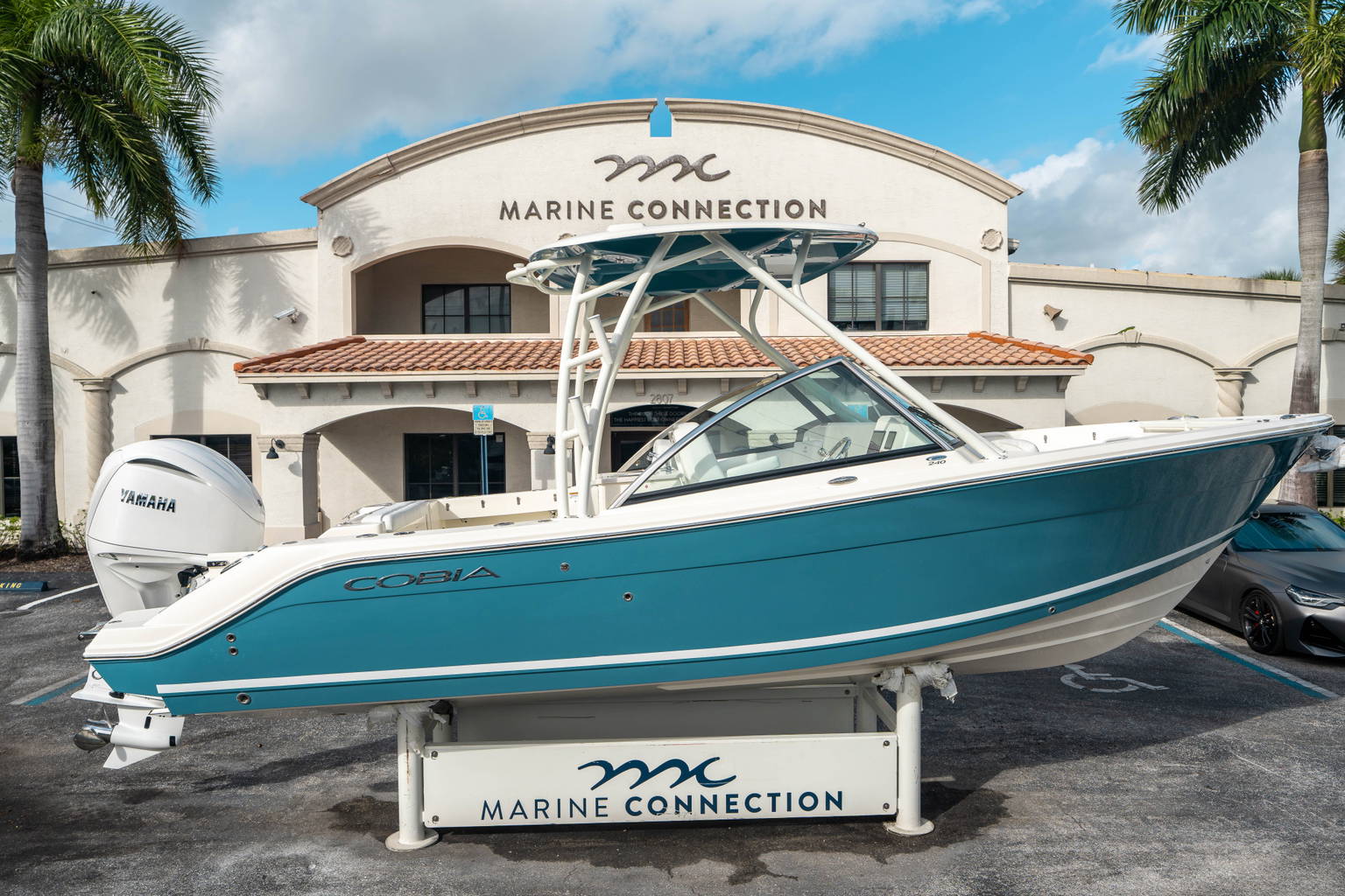 New 2025 Cobia 240 DC #E007 image 1
