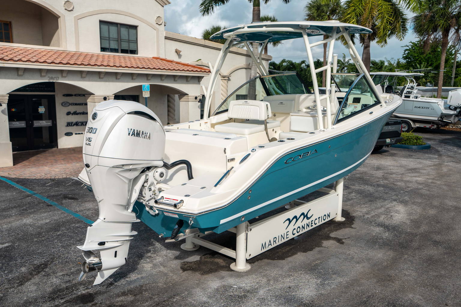 New 2025 Cobia 240 DC #E007 image 2