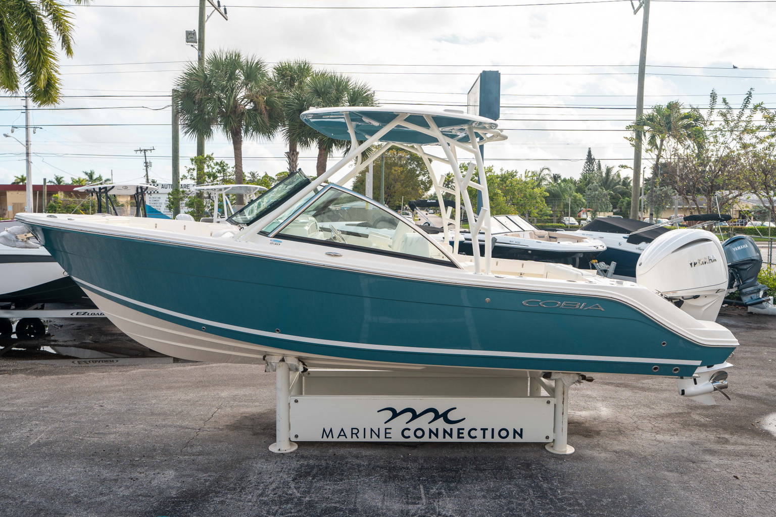 New 2025 Cobia 240 DC #E007 image 5