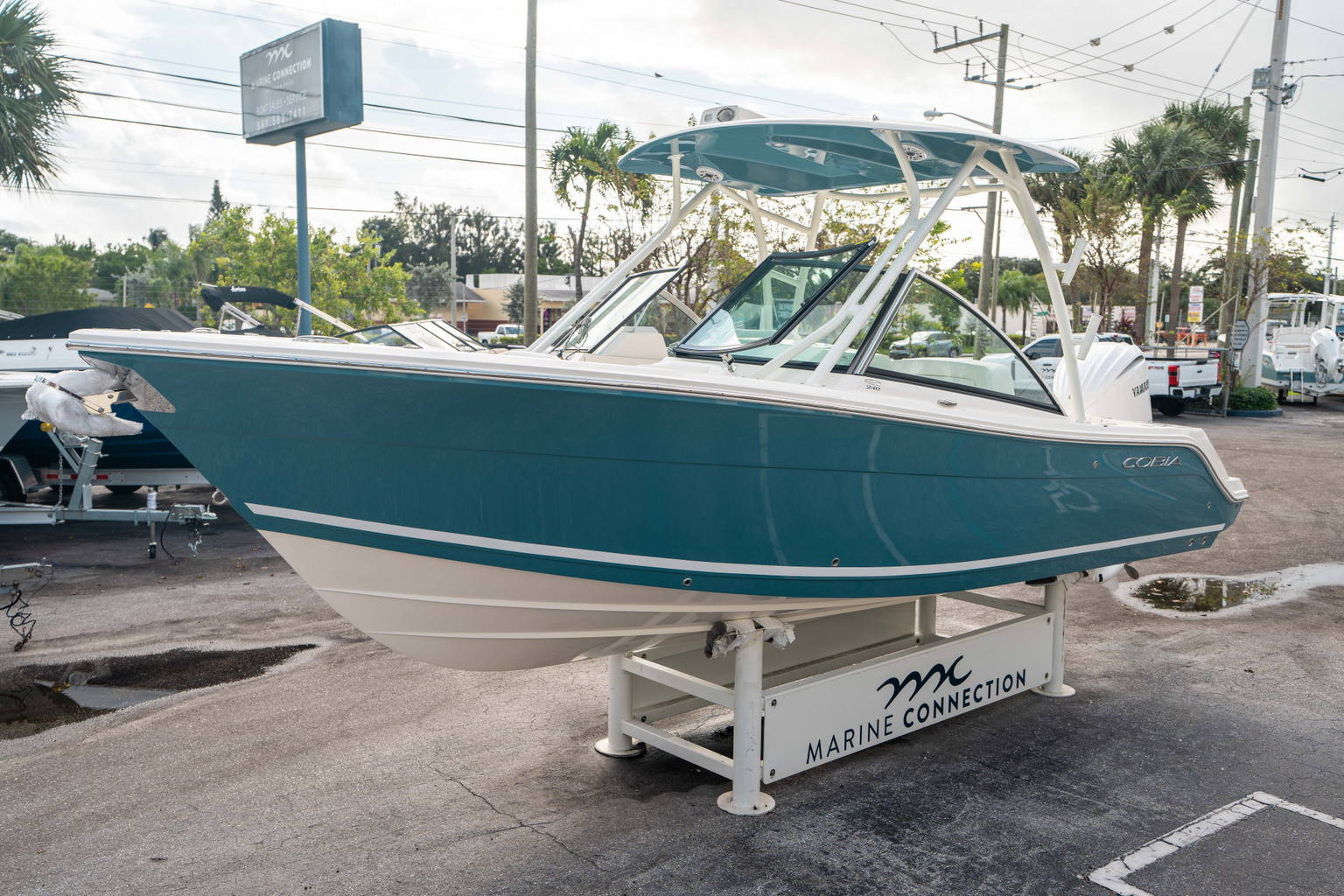 New 2025 Cobia 240 DC #E007 image 6