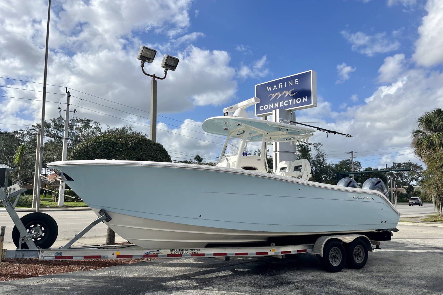 Used 2023 Cobia 280 CC #D002 image 1