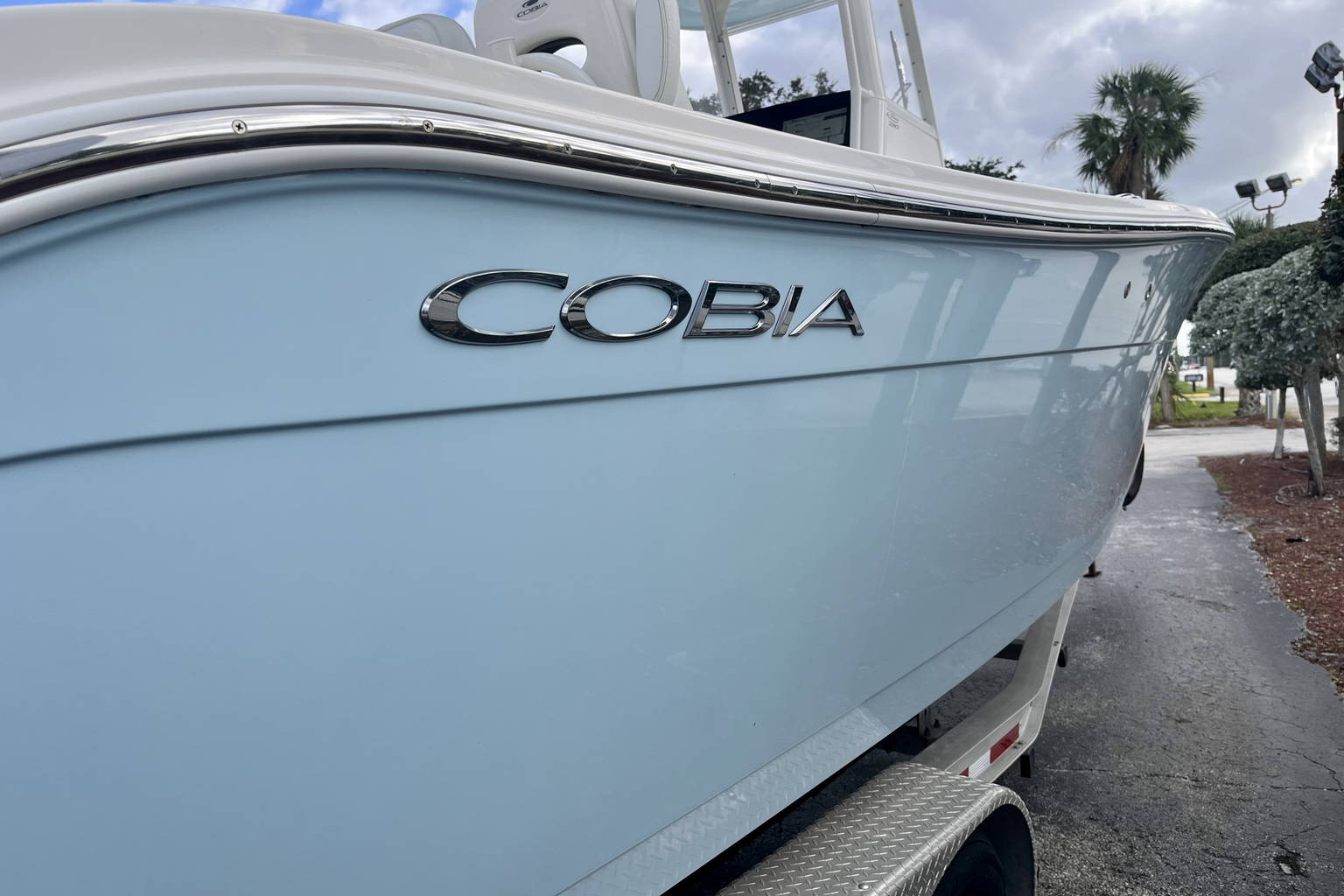 Used 2023 Cobia 280 CC #D002 image 7