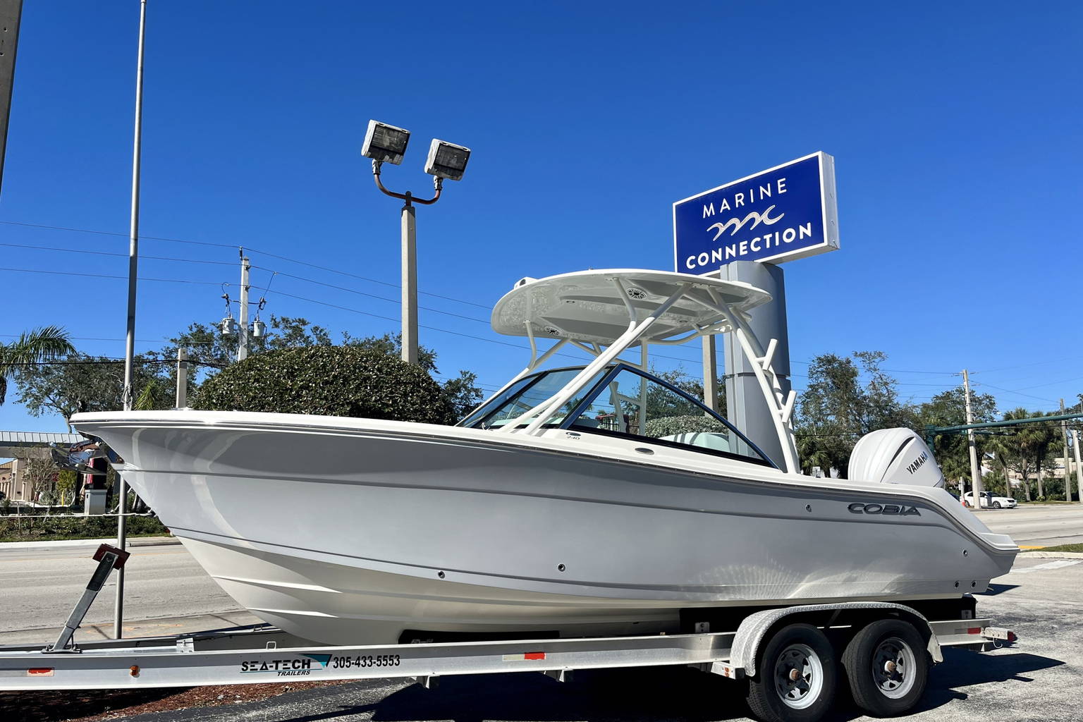 New 2025 Cobia 240 DC #E005 image 1