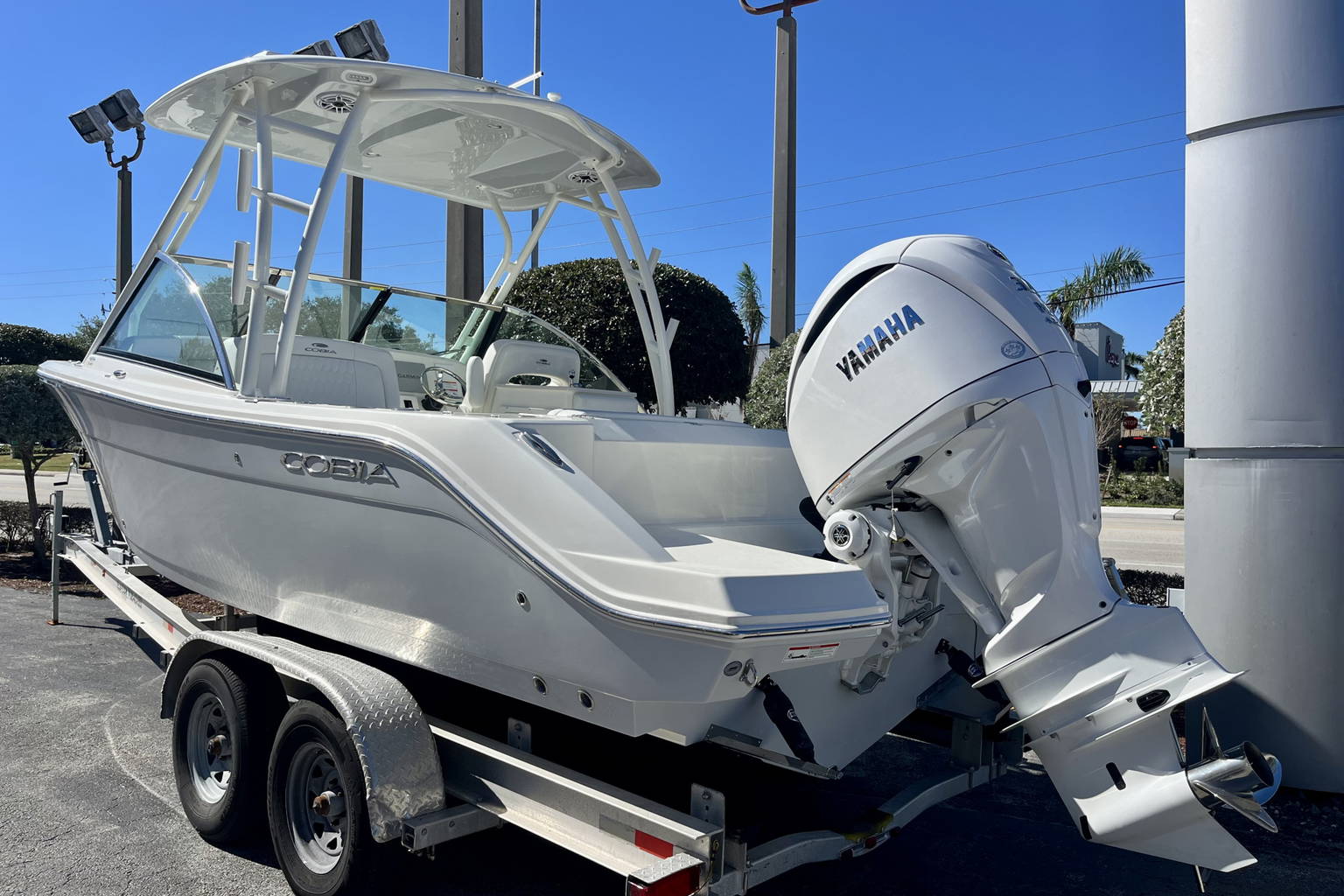 New 2025 Cobia 240 DC #E005 image 4