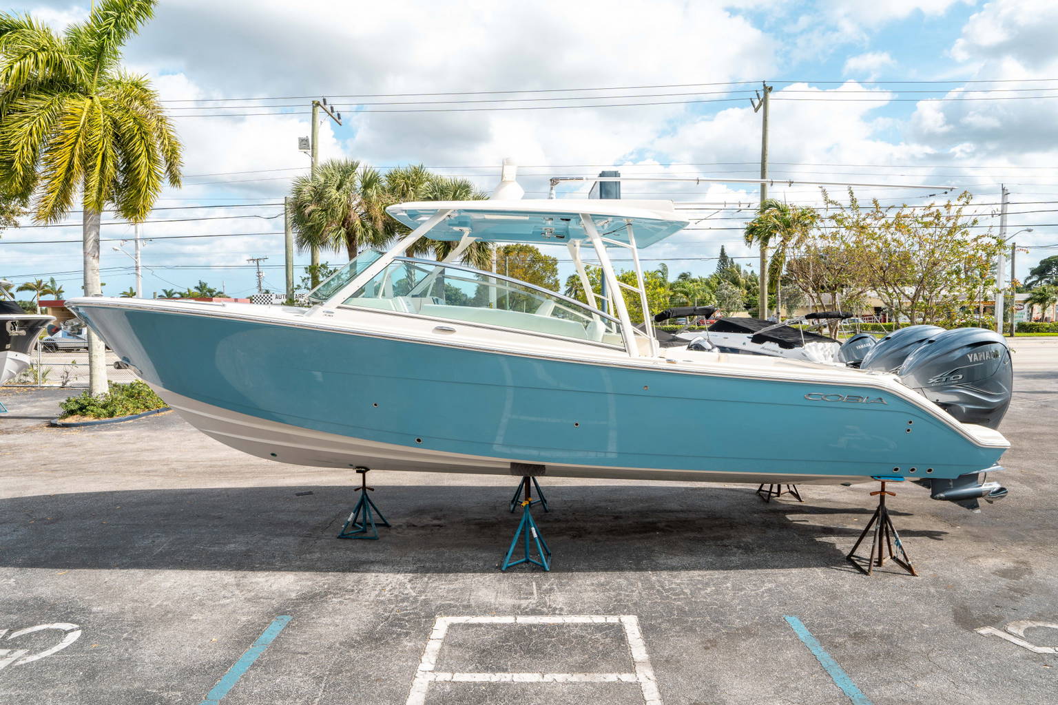 Used 2020 Cobia 330 DC #F001 image 5