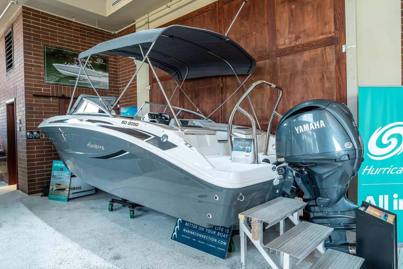 New 2025 Hurricane SunDeck 2050 OB #8494 image 2