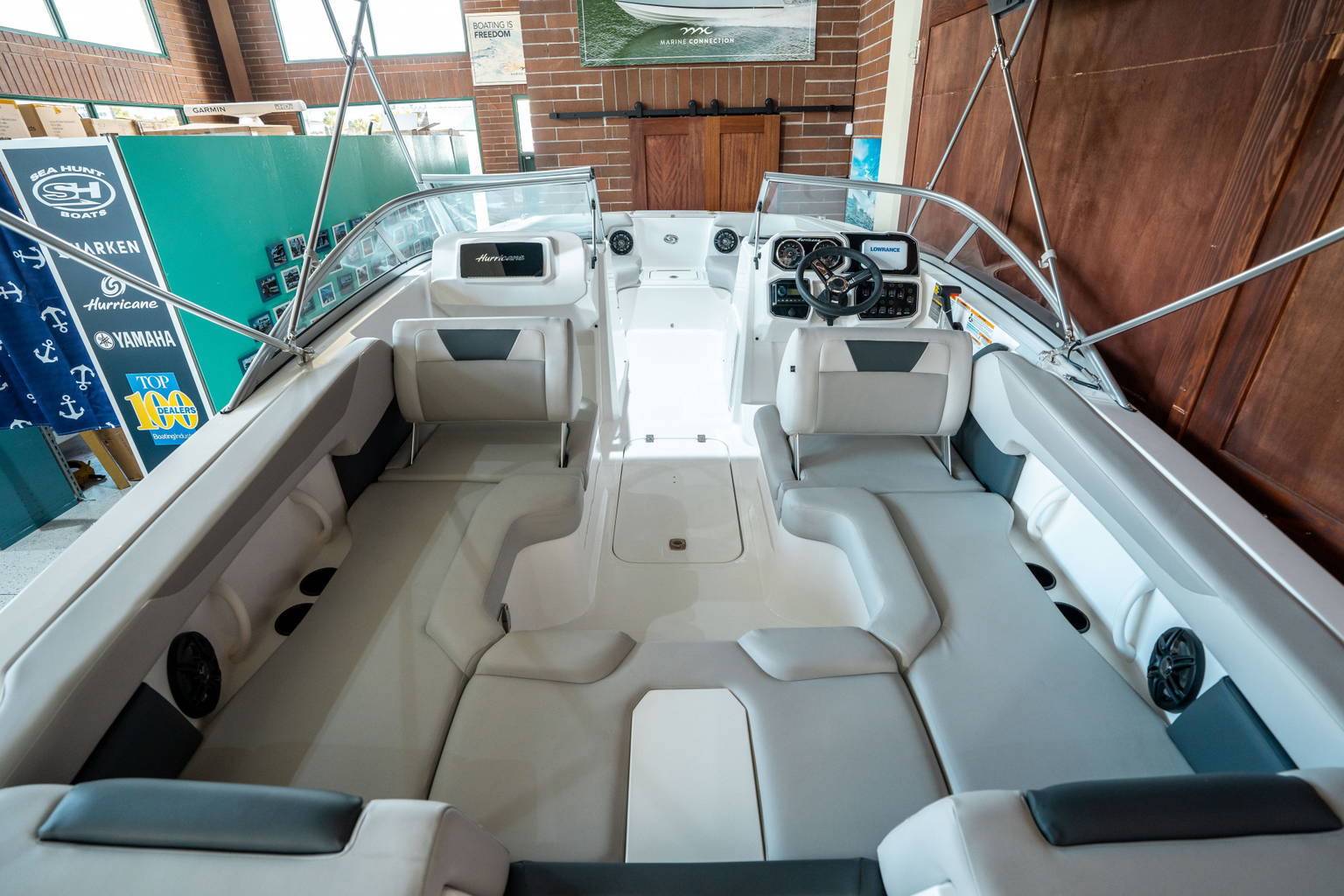 New 2025 Hurricane SunDeck 2050 OB #8494 image 5