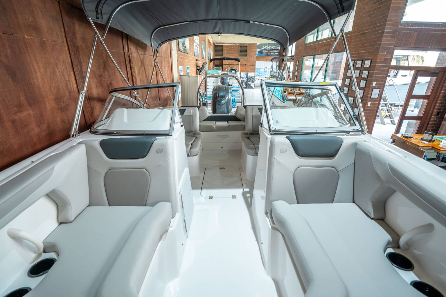 New 2025 Hurricane SunDeck 2050 OB #8494 image 25