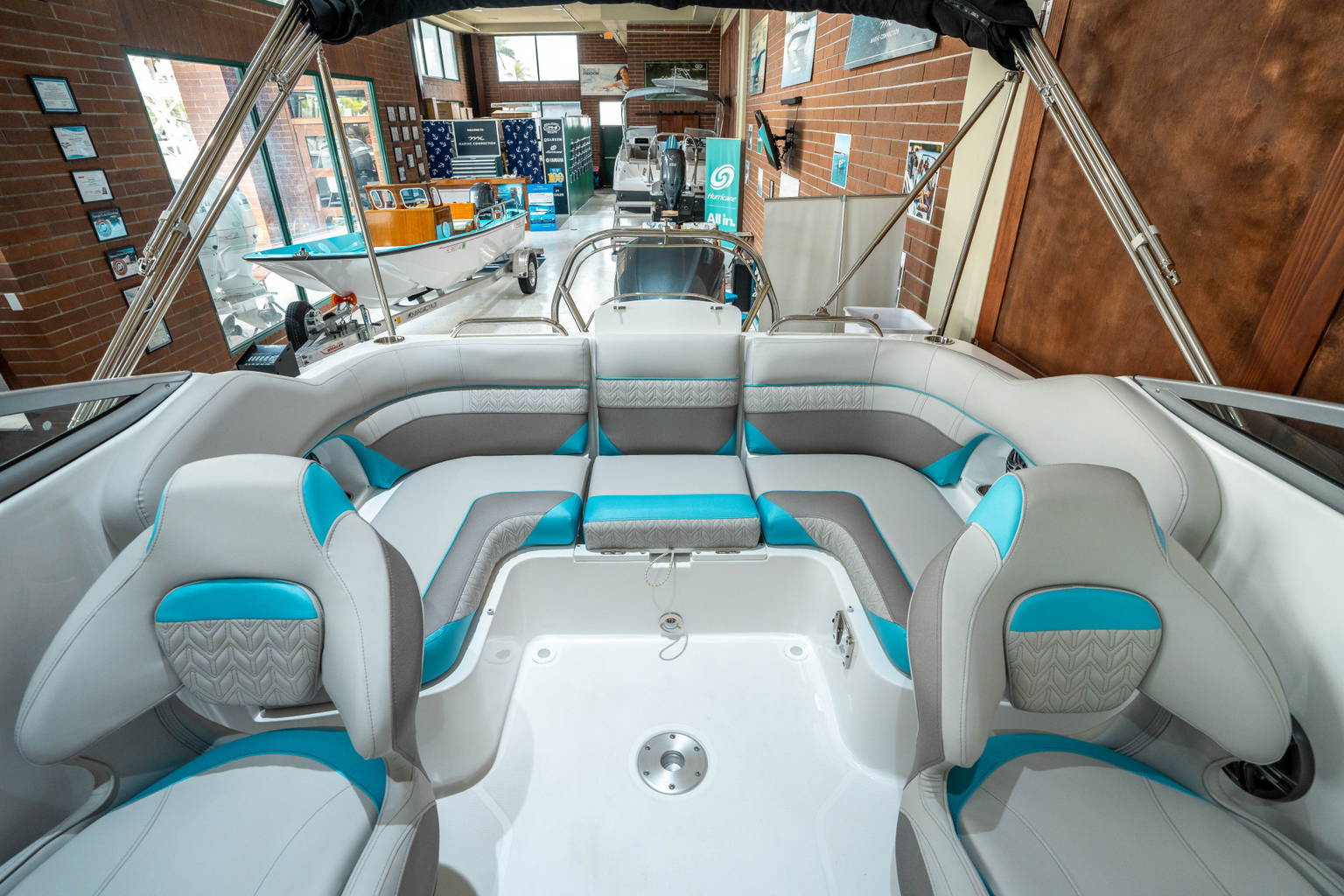 New 2025 Hurricane SunDeck 2486 OB #8511 image 9