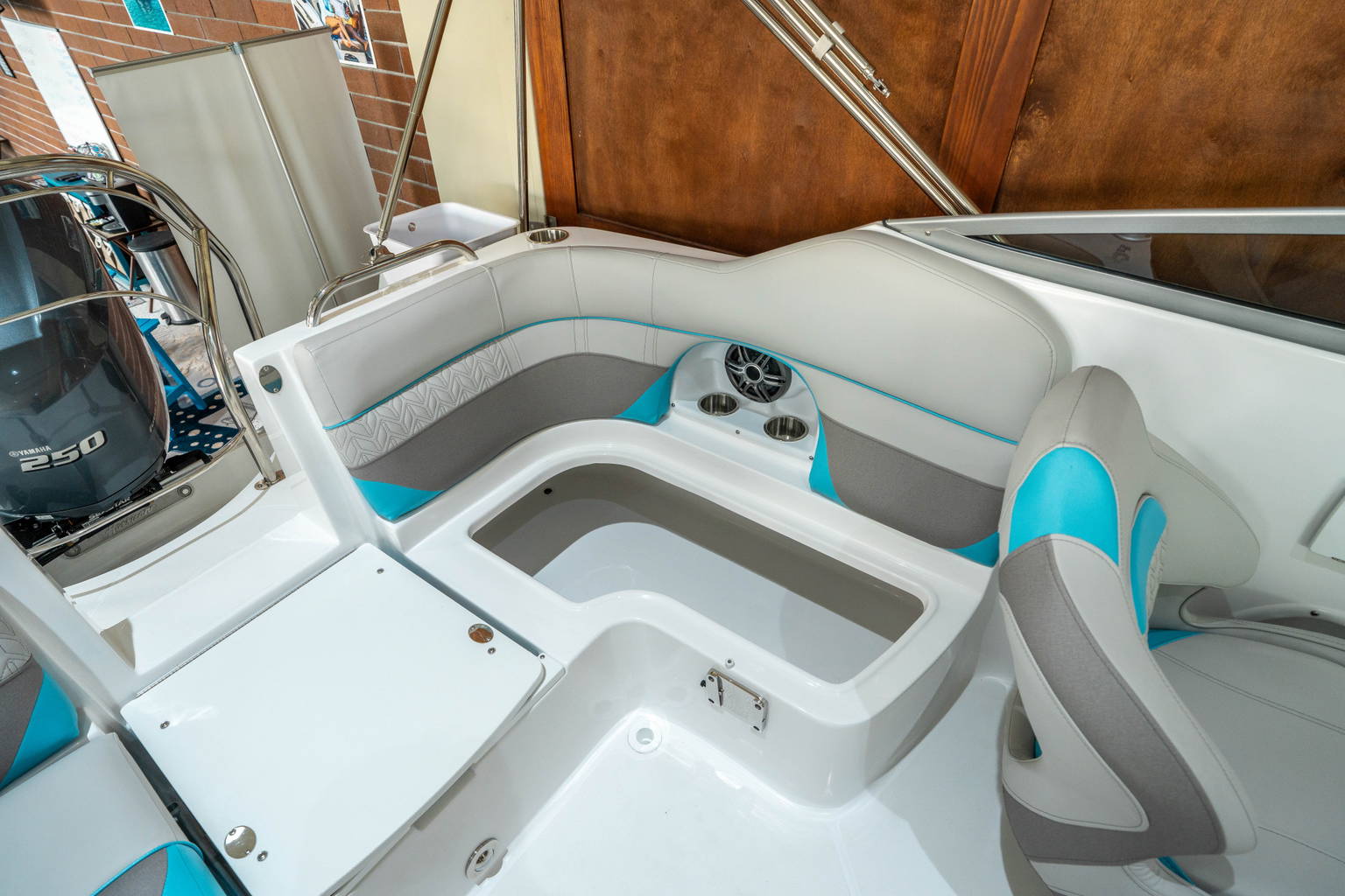 New 2025 Hurricane SunDeck 2486 OB #8511 image 11