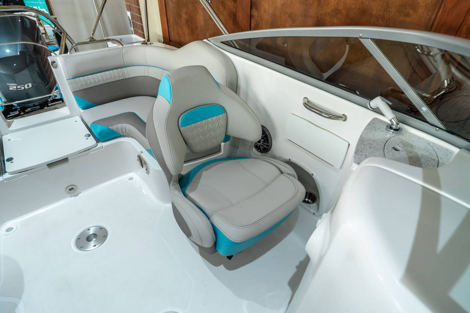 New 2025 Hurricane SunDeck 2486 OB #8511 image 17