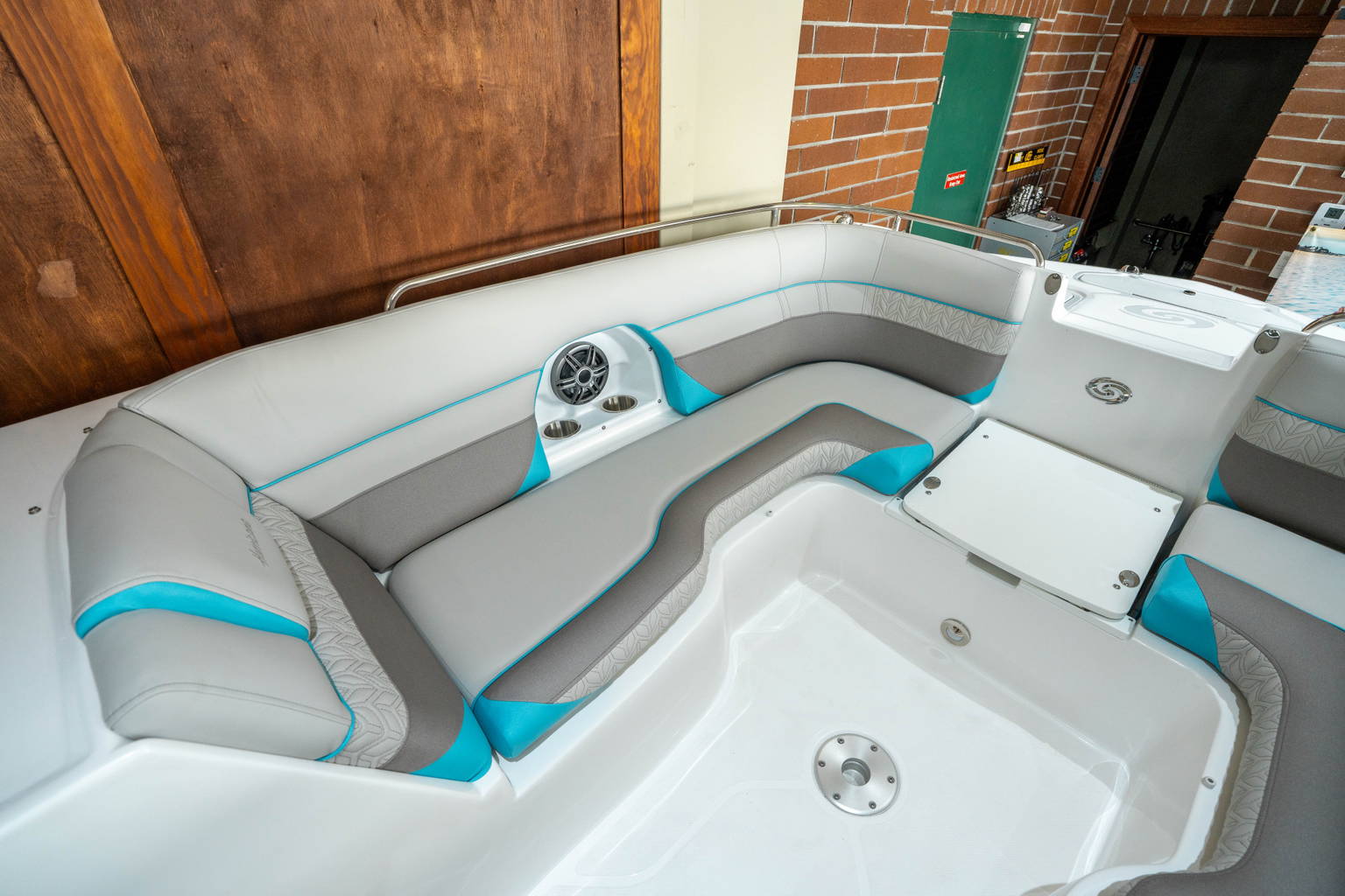 New 2025 Hurricane SunDeck 2486 OB #8511 image 22