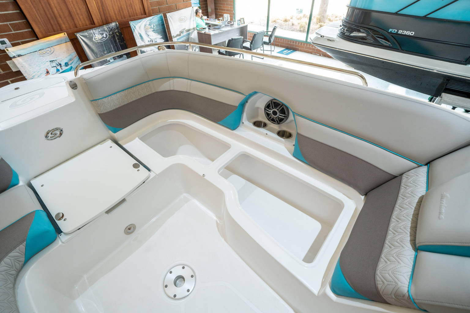 New 2025 Hurricane SunDeck 2486 OB #8511 image 27