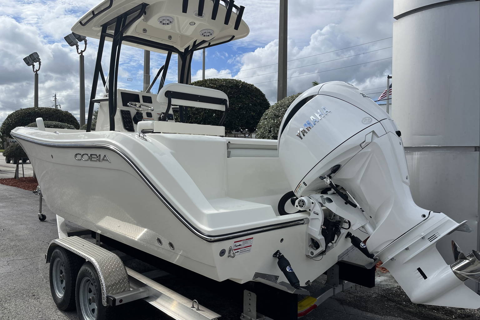 New 2025 Cobia 220 CC #X017 image 4