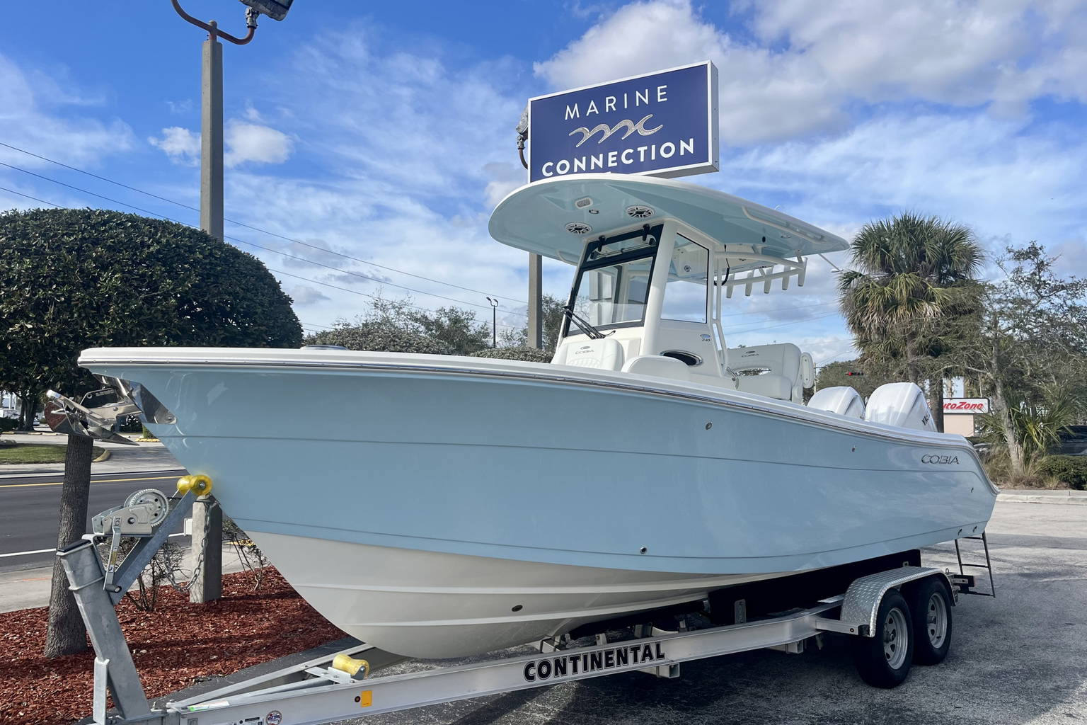 New 2025 Cobia 240 CC #B017 image 2