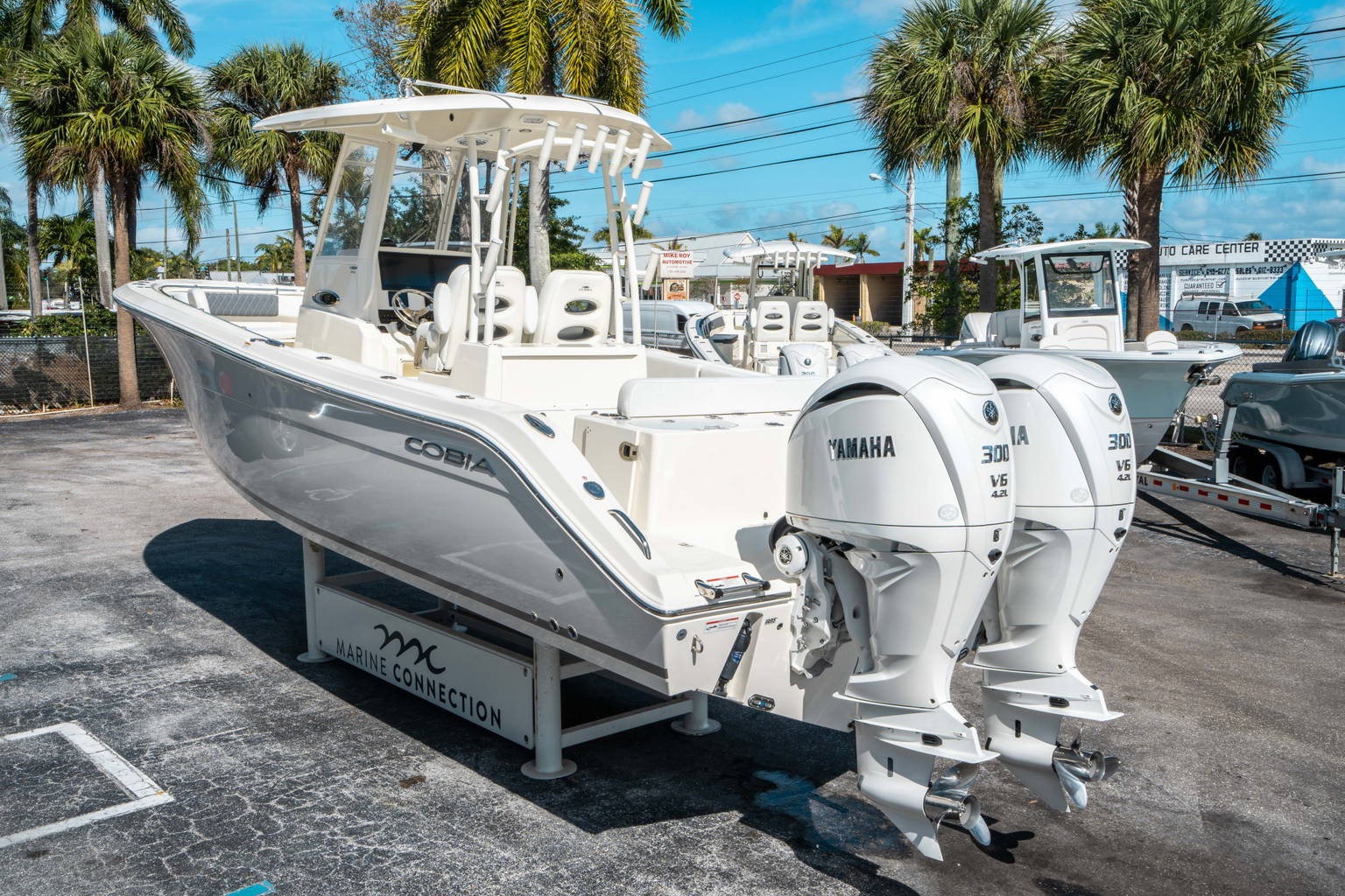New 2024 Cobia 301 CC #Z029 image 4