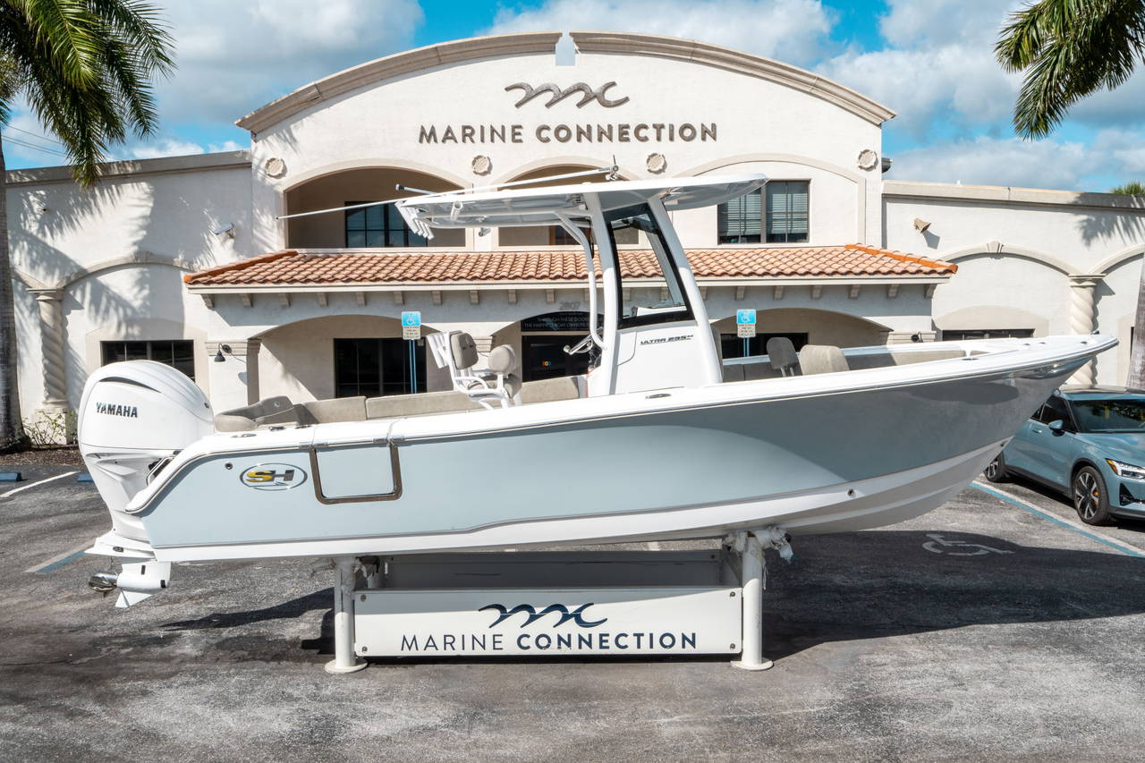 Main image of Sea Hunt Ultra 235 SE in Fort Lauderdale, FL