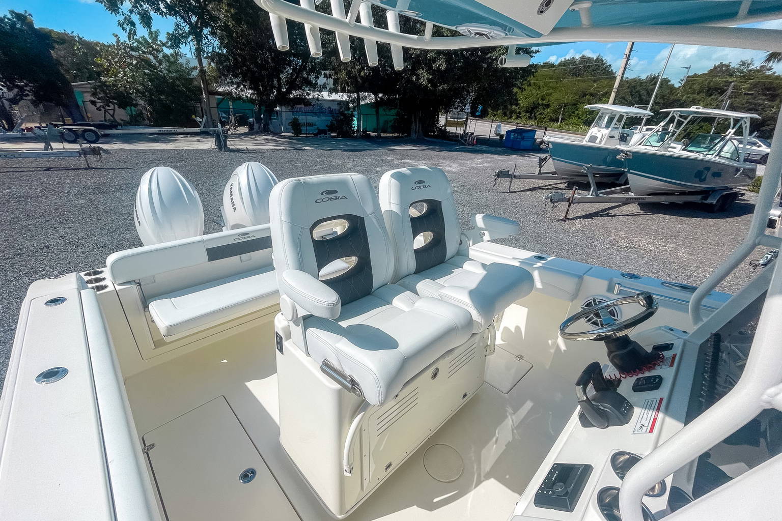 New 2024 Cobia 280 CC #D034 image 9