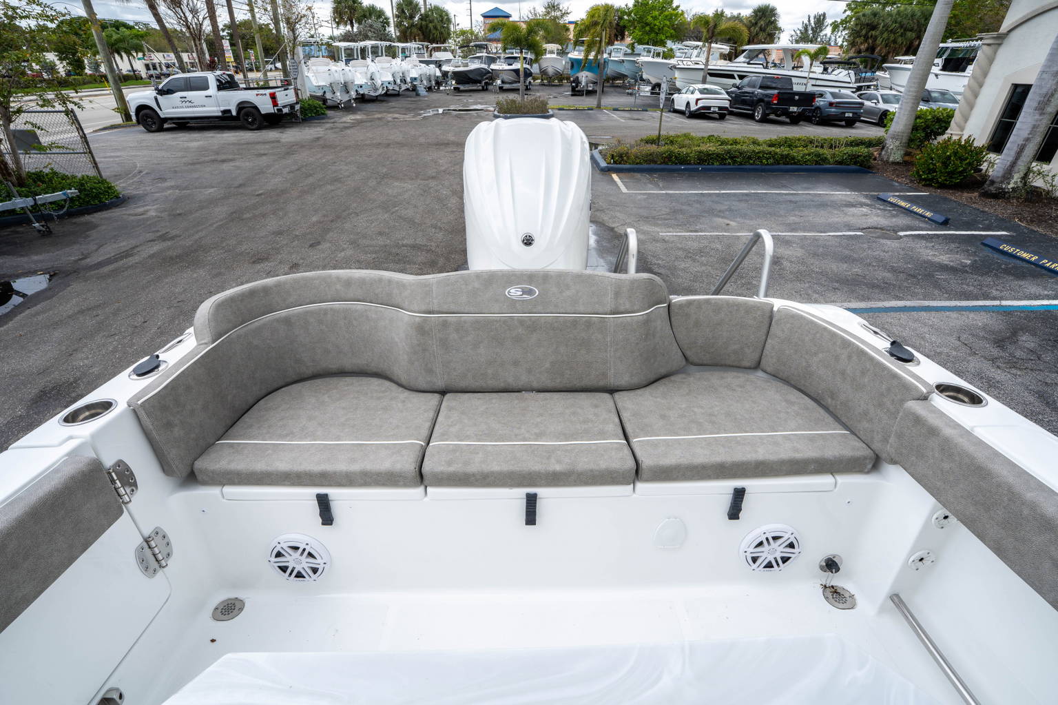 Alternative image of Sea Hunt Ultra 245 SE in West Palm Beach, FL