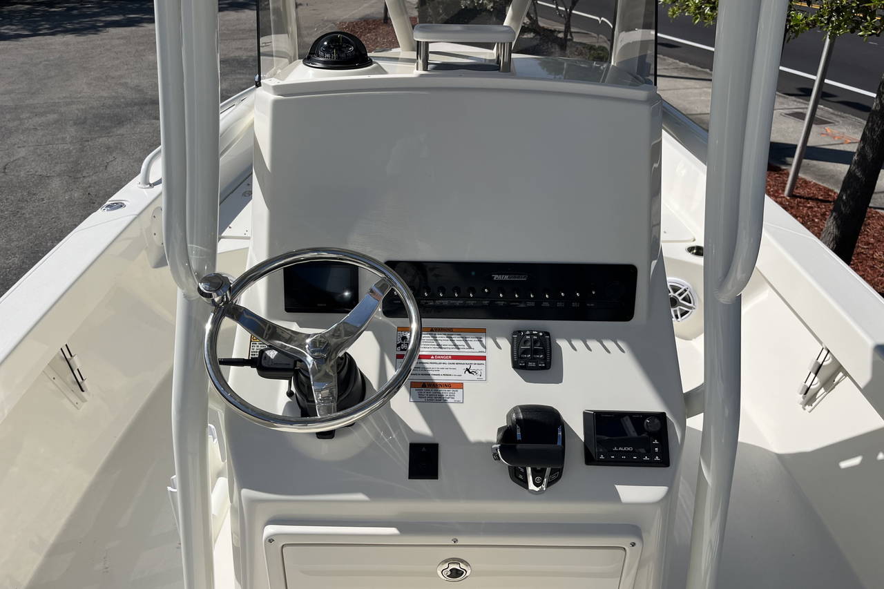 Alternative image of Pathfinder 2600 TRS in Vero Beach, FL