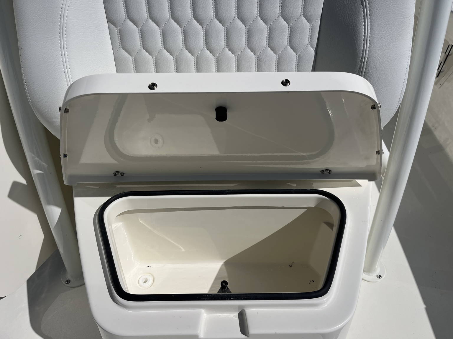 Alternative image of Pathfinder 2600 TRS in Stuart, FL