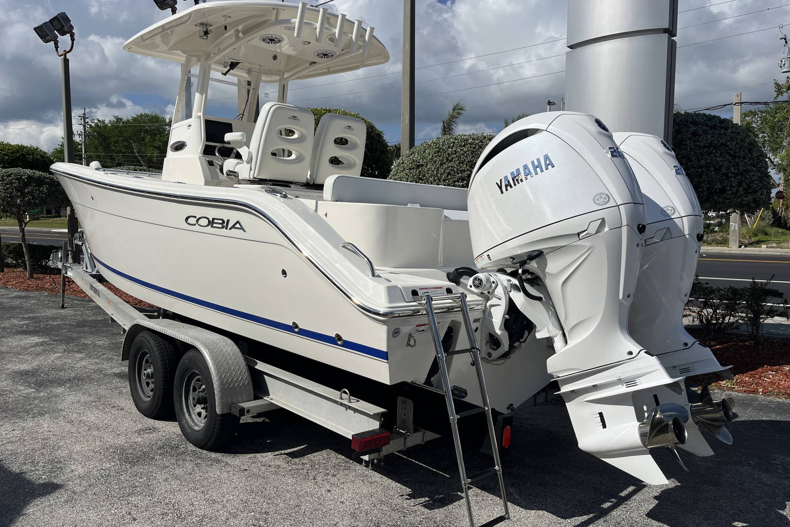 New 2024 Cobia 262 CC #C024 image 4