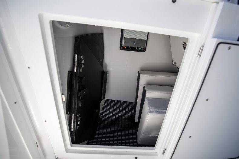 New 2022 Blackfin 232DC #K102 image 32